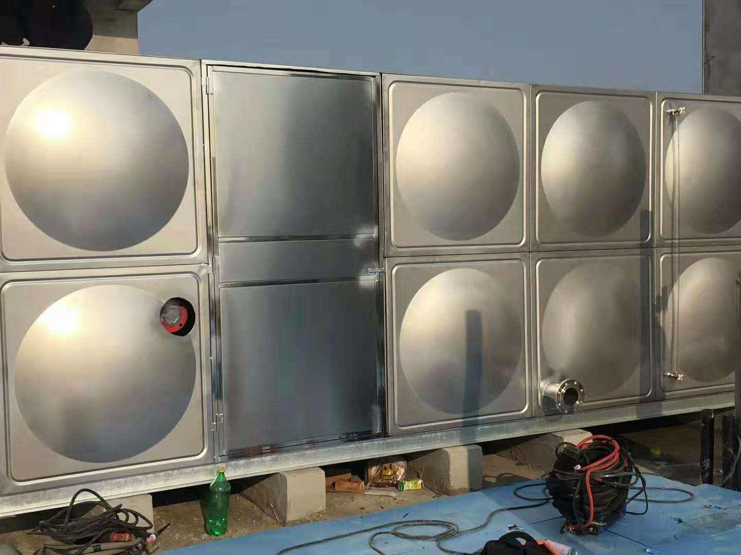 無錫不銹鋼水箱為什么可以運用到供水系統中？